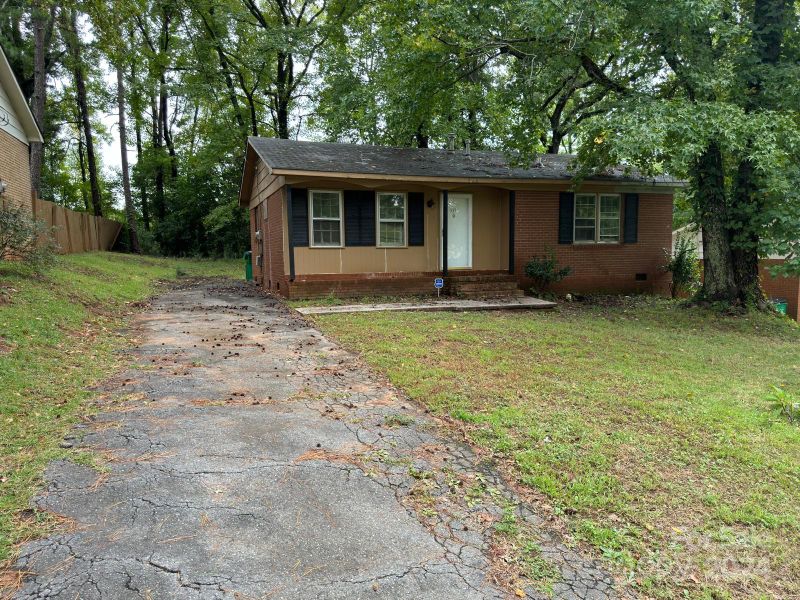 535 Echodale Dr, Charlotte, NC 28217