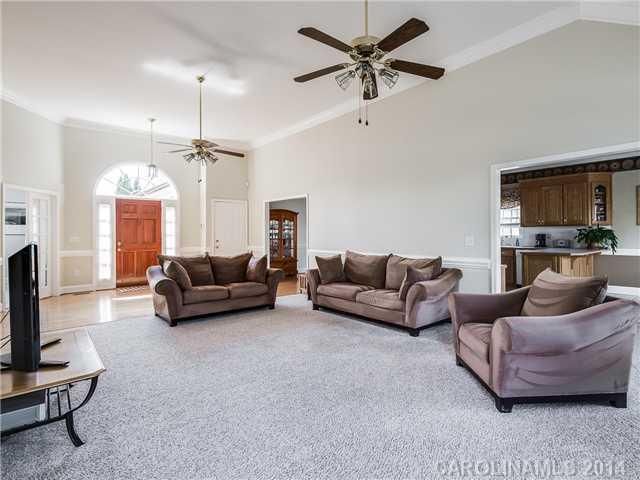 4817 Sherborne Dr, Harrisburg, NC 28075