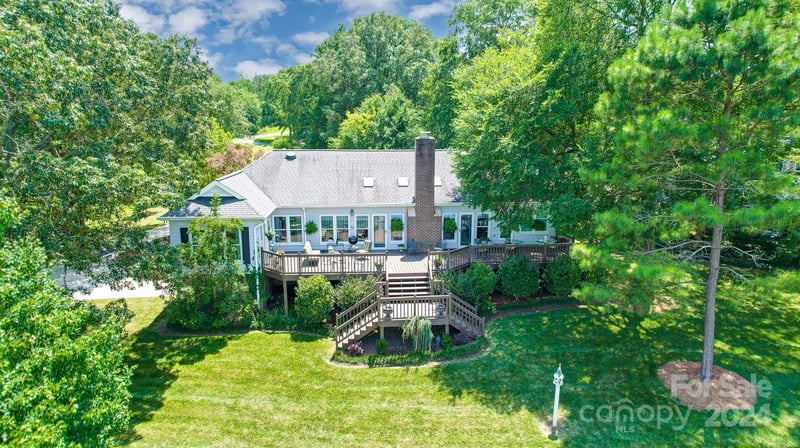 623 Bonum Rd, Lake Wylie, SC 29710