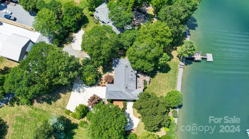 623 Bonum Rd, Lake Wylie, SC 29710