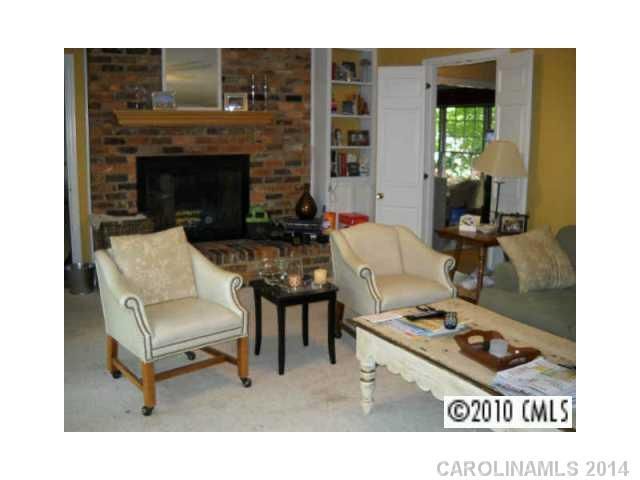 1229 Ashbrook Pl, Charlotte, NC 28209
