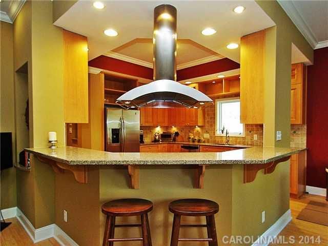 2703 Madison Oaks Ct, Charlotte, NC 28226