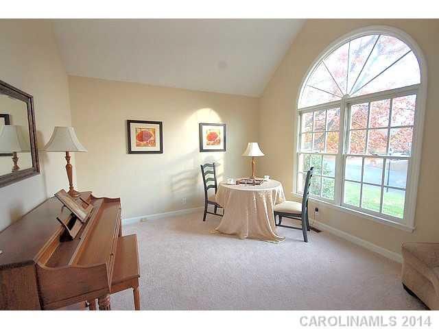 2014 Dugan Dr, Charlotte, NC 28270