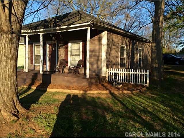 202 Clay St, Lowell, NC 28098