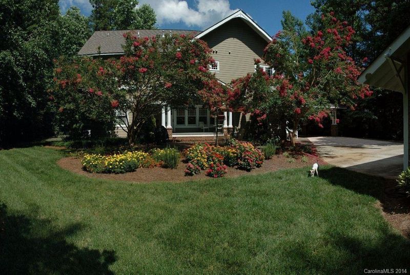 628 Ardrey Cir, Davidson, NC 28036