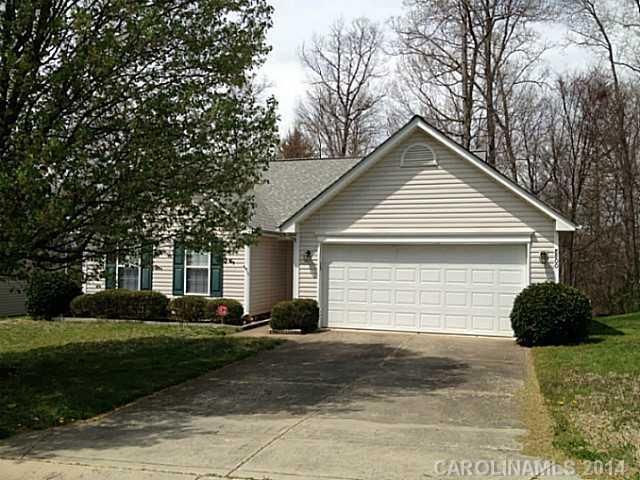 8800 Clifton Meadow Dr, Matthews, NC 28105