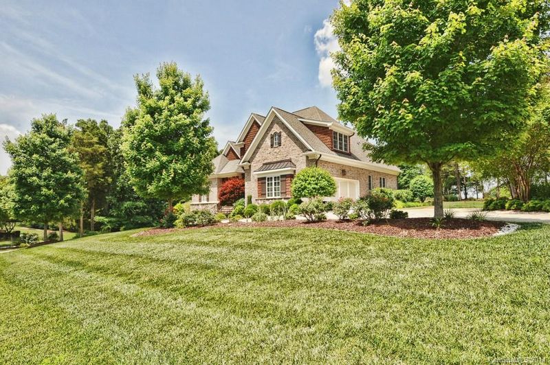 5330 Callander Ct, Charlotte, NC 28277