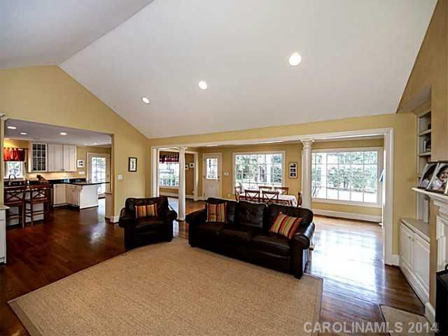 1673 Sterling Rd, Charlotte, NC 28209