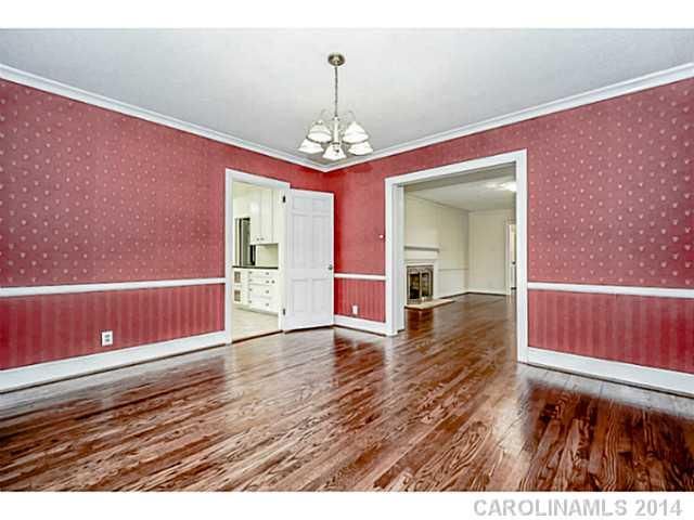 1311 Lynbrook Dr, Charlotte, NC 28211