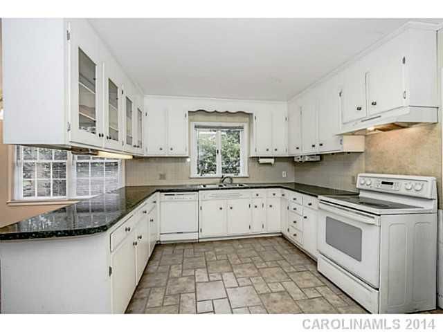 1311 Lynbrook Dr, Charlotte, NC 28211