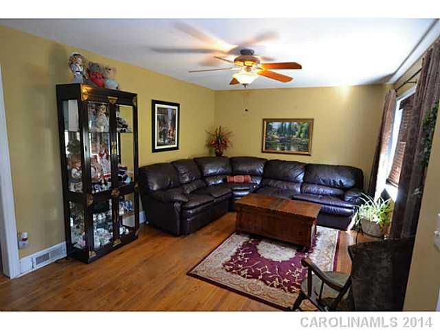 9637 Pleasant View Ln, Mint Hill, NC 28227