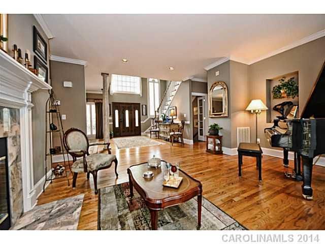 16200 Riverpointe Dr, Charlotte, NC 28278