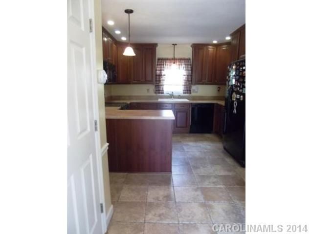 8401 Kirchenbaum Dr, Charlotte, NC 28210