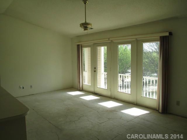 6170 Meadow Rose Ln #-, Charlotte, NC 28215
