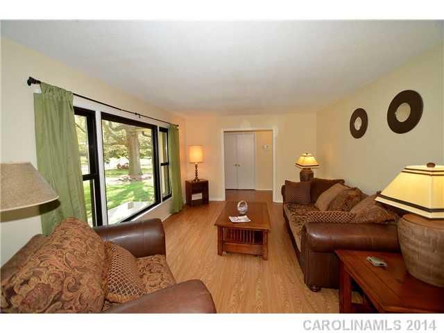 6316 Bainbridge Rd, Charlotte, NC 28212