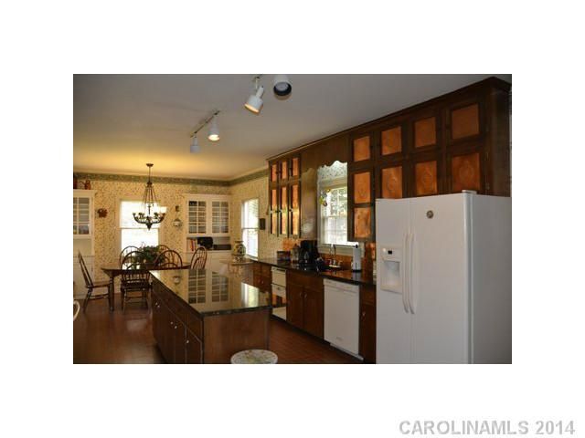 780 NW 18th Avenue Dr, Hickory, NC 28601