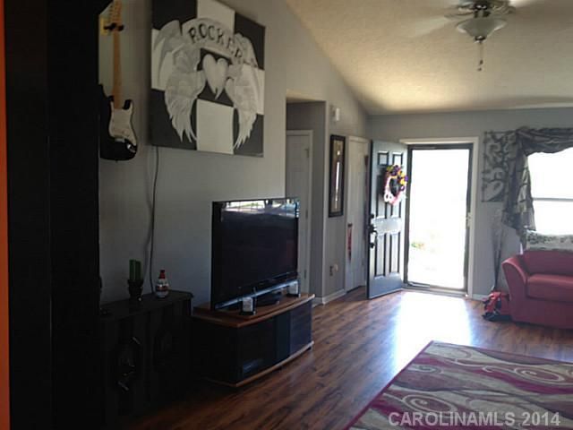 227 Glencroft Dr, Wingate, NC 28174