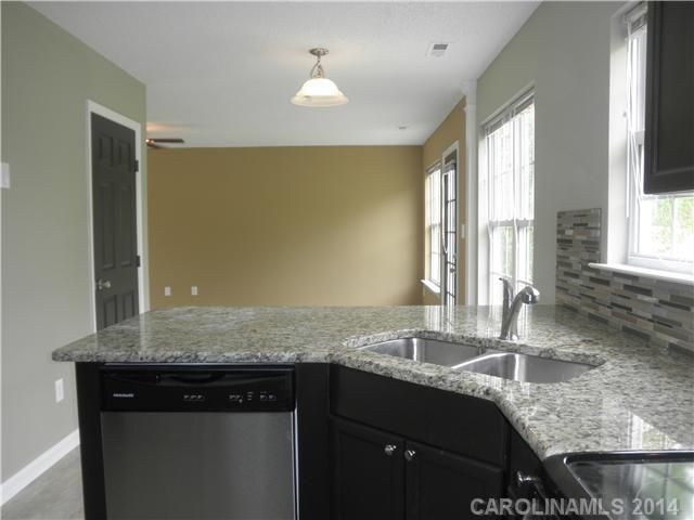 3203 Longspur Dr, Matthews, NC 28105