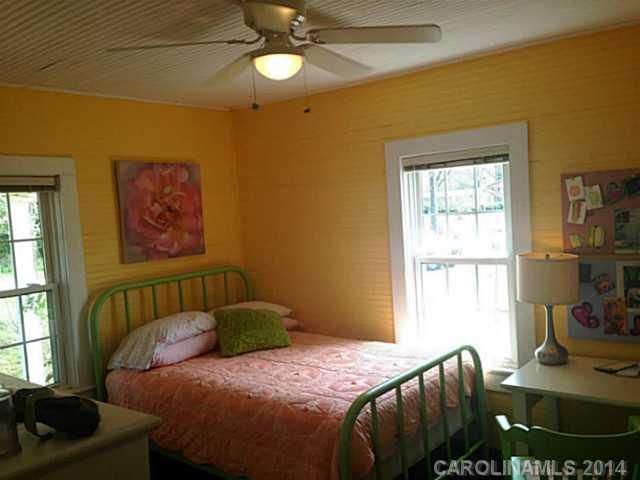 904 SE 3rd St, Conover, NC 28613