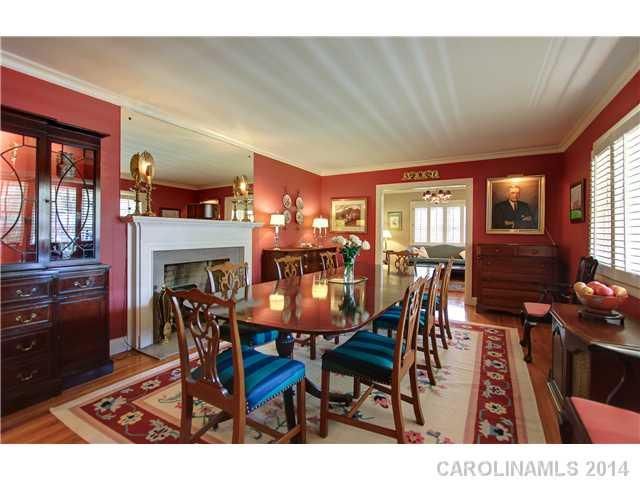 2220 E Queens Rd, Charlotte, NC 28207