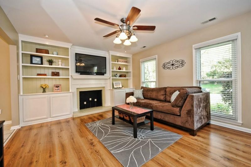 9824 Deer Spring Ln, Charlotte, NC 28210