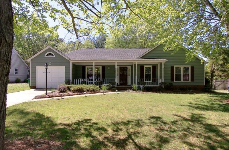 425 Silversmith Ln, Charlotte, NC 28270