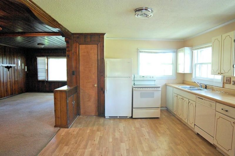 1122 N Rocky River Rd, Monroe, NC 28110