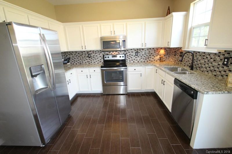 4650 Maplecrest Pl, Harrisburg, NC 28075