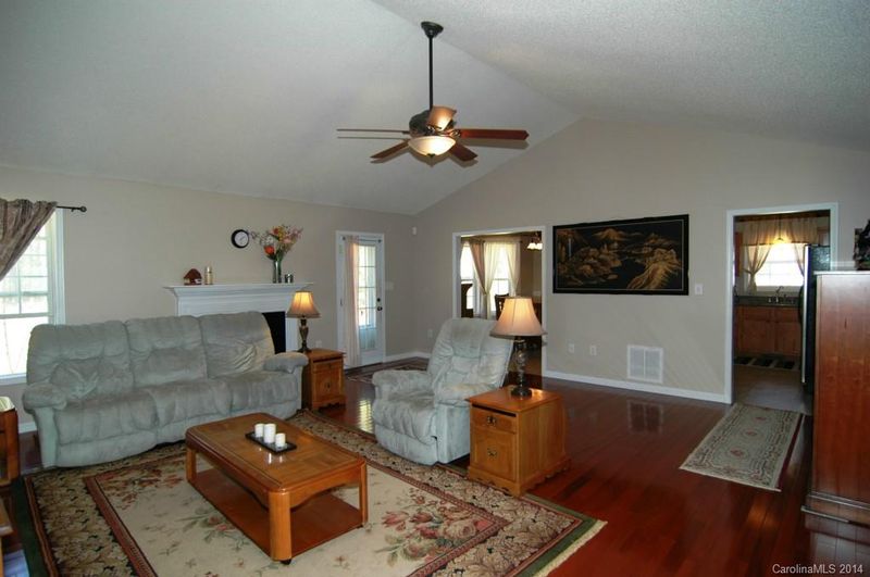 3567 Seminole Dr, Maiden, NC 28650