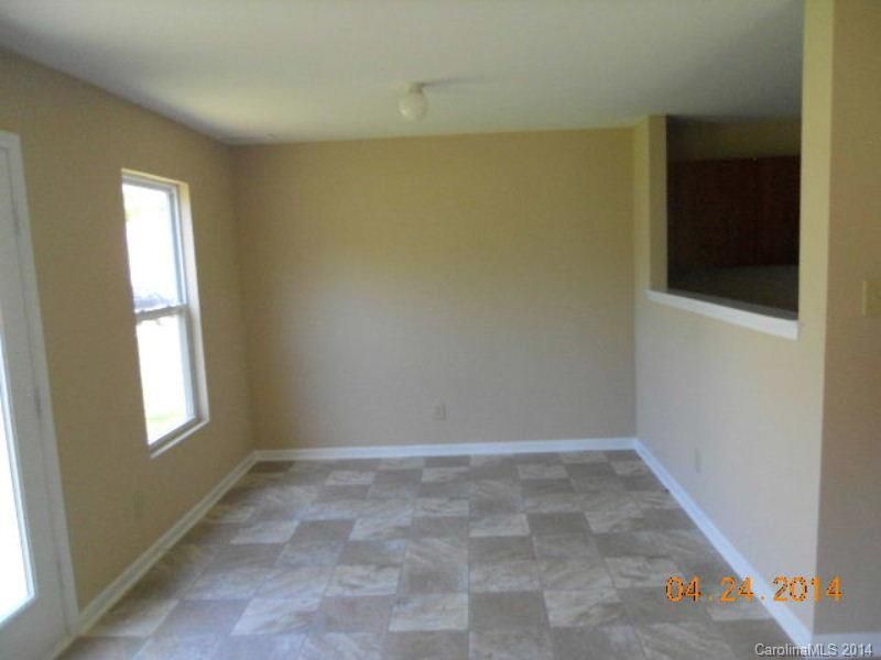 1310 Phil Oneil Dr, Charlotte, NC 28215