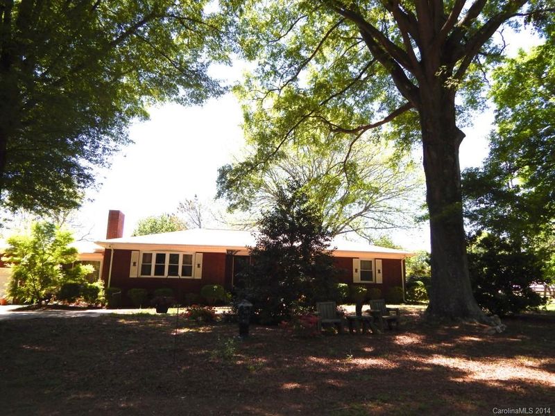 6532 Potters Rd, Matthews, NC 28104