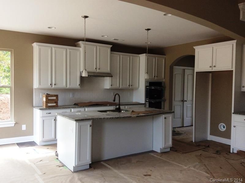 8005 Hyde Park Dr, Indian Trail, NC 28079