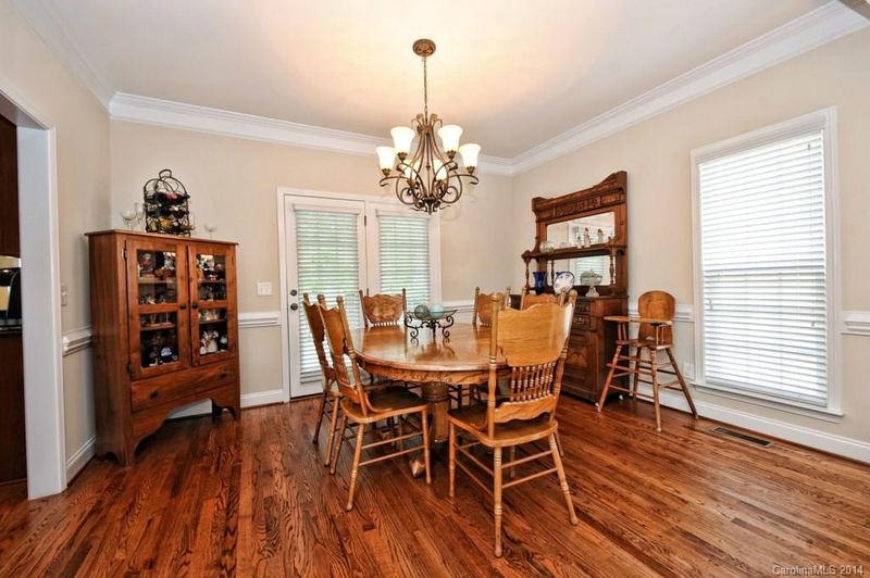 9152 Kensington Forest Dr, Harrisburg, NC 28075