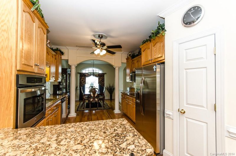 2887 Wheatfield Ct, Lincolnton, NC 28092