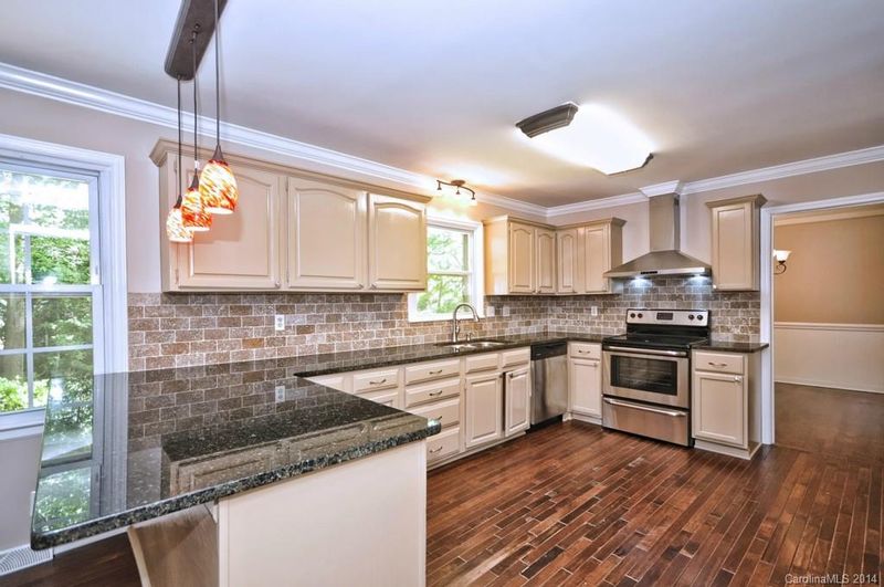 622 Rama Rd, Charlotte, NC 28211