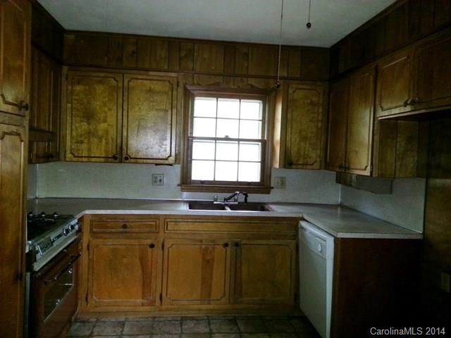 1126 W Edgemont Dr, Lancaster, SC 29720