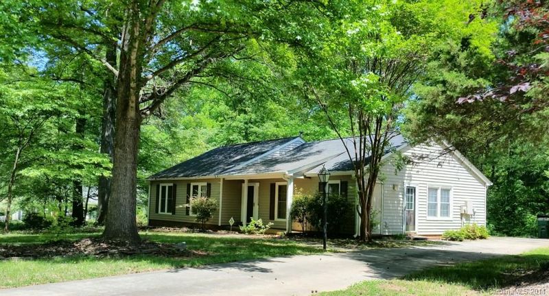 900 Ivy Run Ct, Charlotte, NC 28270