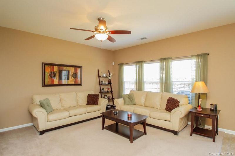 6510 Ridgeview Commons Dr, Charlotte, NC 28269