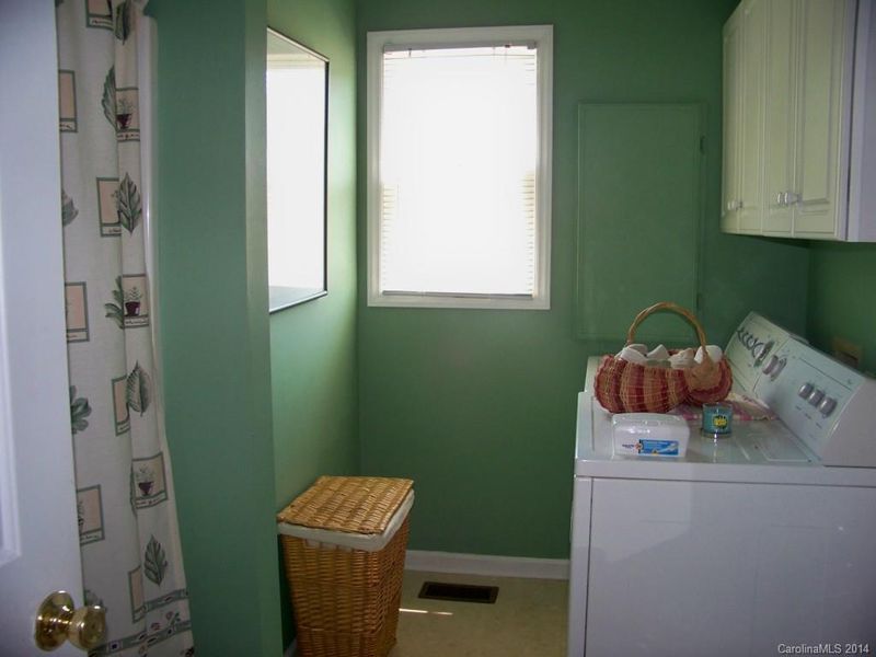 1332 Requa Rd, Cherryville, NC 28021