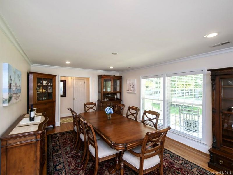 4901 Montclair Ave, Charlotte, NC 28211