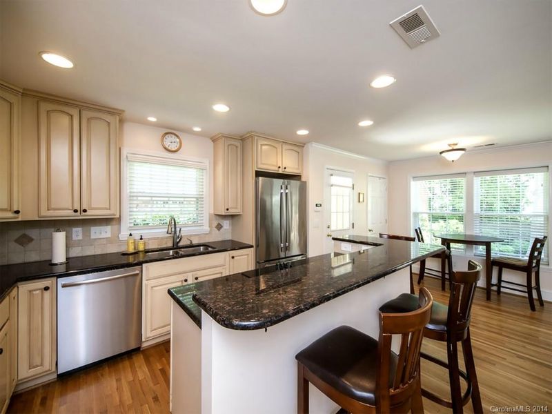 4901 Montclair Ave, Charlotte, NC 28211