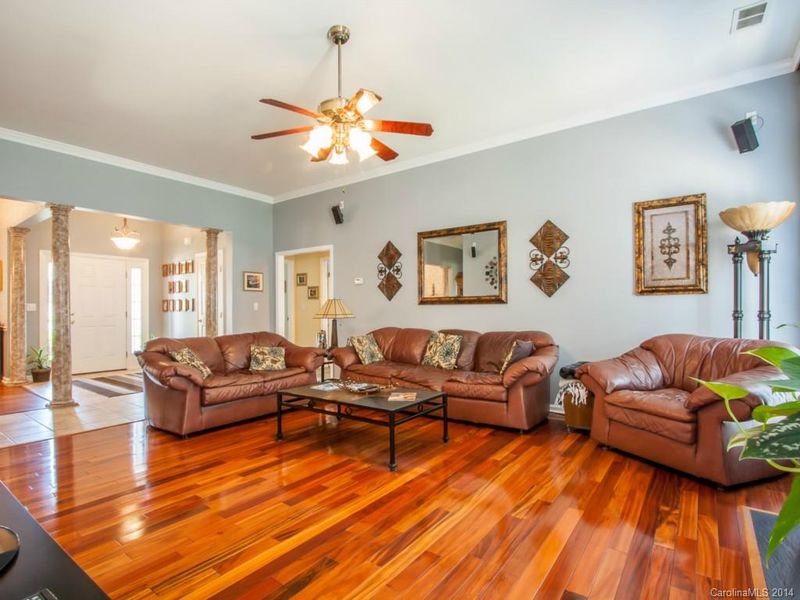 9907 Mitchell Glen Dr, Charlotte, NC 28277