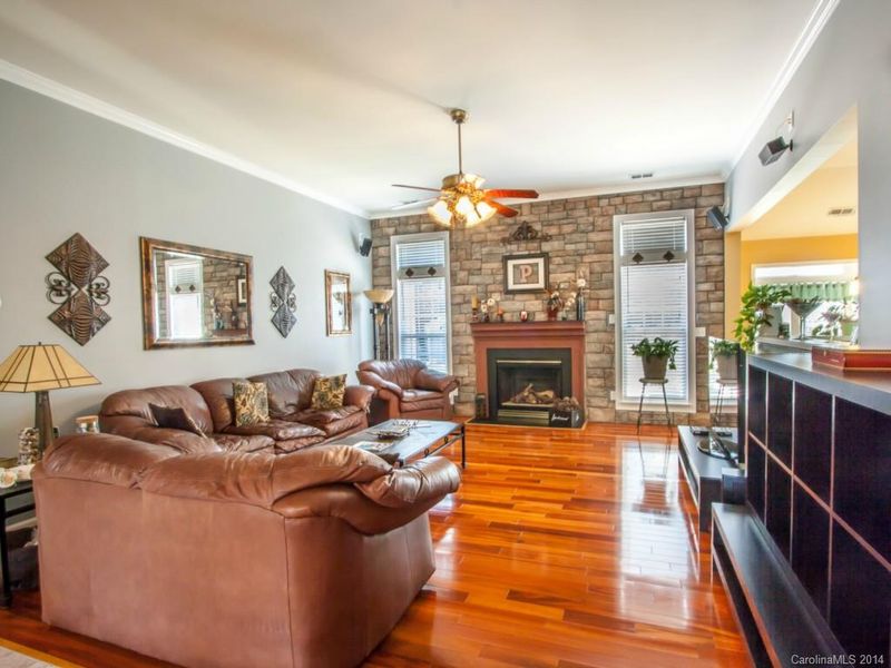9907 Mitchell Glen Dr, Charlotte, NC 28277