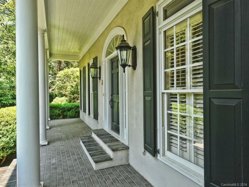 9701 Warwick Cir, Charlotte, NC 28210