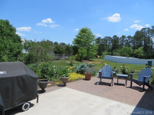 13614 Stringfellow Ln, Charlotte, NC 28278