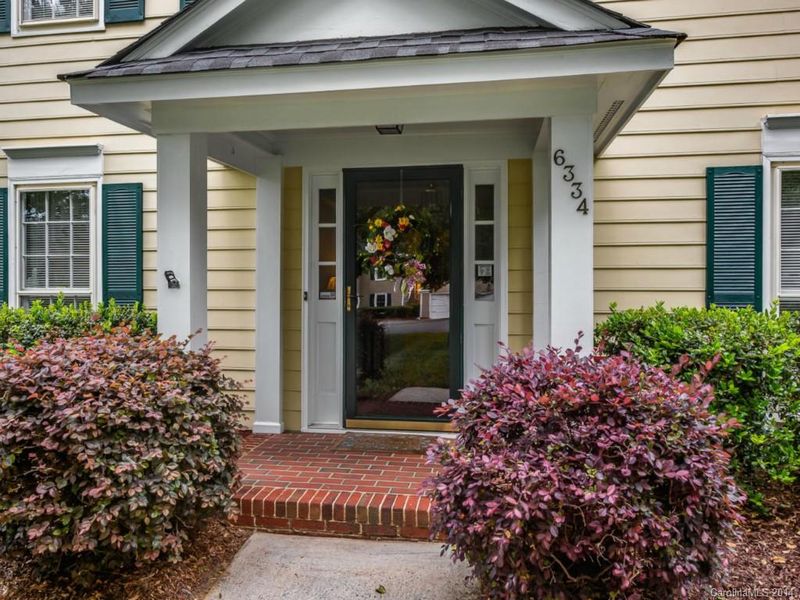 6334 Willow Run Dr, Charlotte, NC 28277