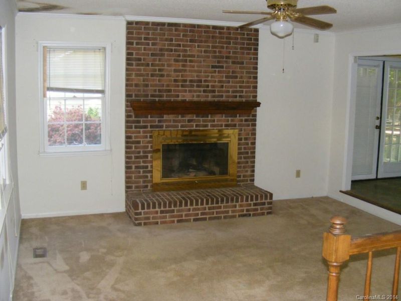2160 Winterfield Dr, Gastonia, NC 28056