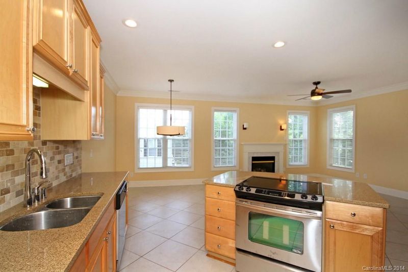 211 Caldwell Ln #125, Davidson, NC 28036