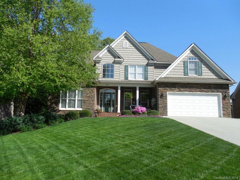 3064 NE 17th Street Ct, Hickory, NC 28601