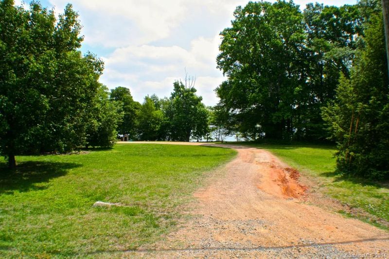 18222 Delray Dr, Cornelius, NC 28031